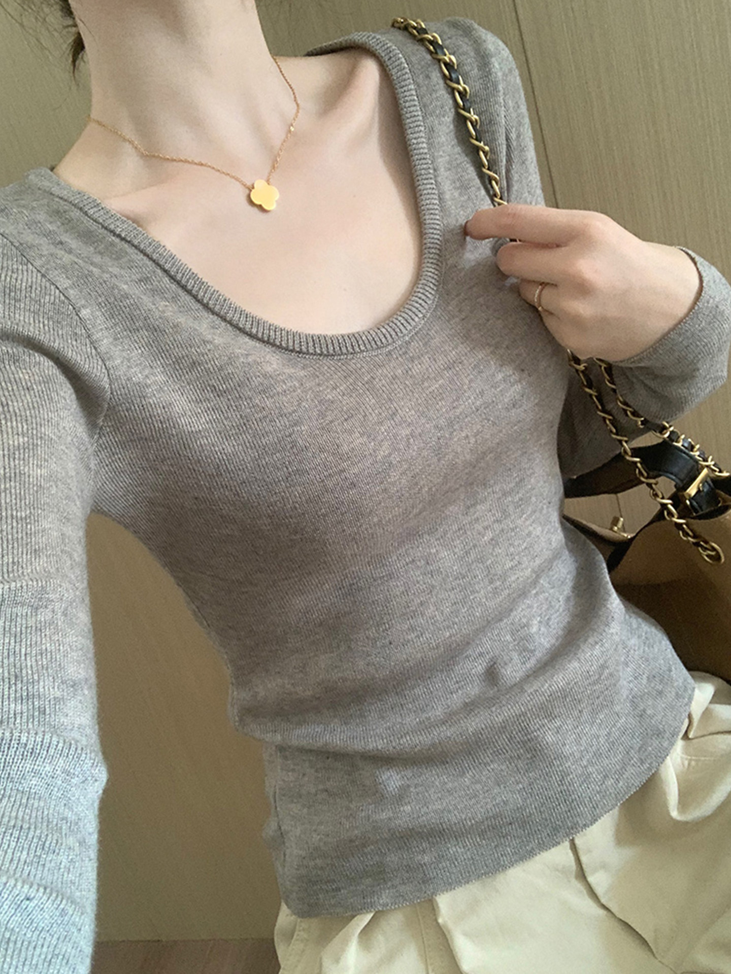 韩系灰色U领长袖针织衫女秋冬可外穿内搭毛衣修身显瘦打底衫上衣