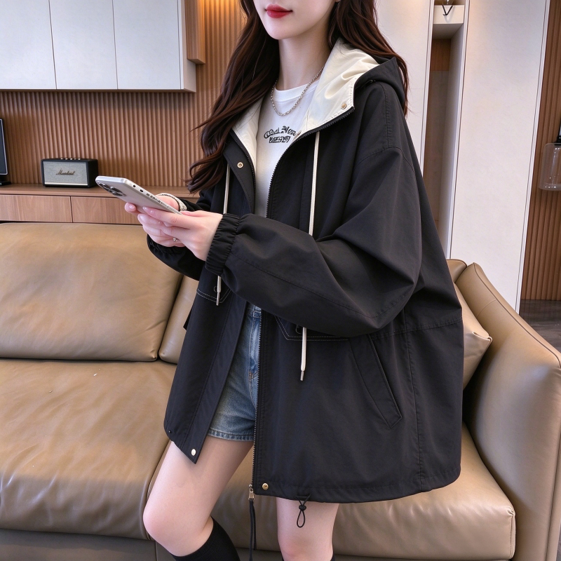 工装冲锋衣外套女2026春秋新款高级感连帽防风休闲小个子大码夹克