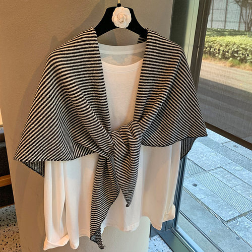日韩针织三角巾高级感条纹羊毛披肩秋冬坎肩外搭小波浪镂空披肩