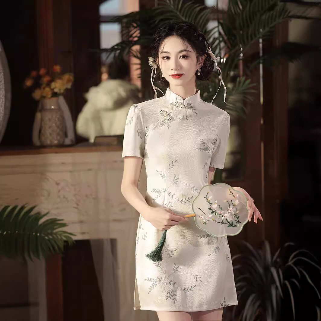 2026新款年轻款小个子日常蕾丝绣花旗袍短款夏季显瘦小清新款