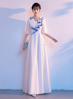 2026新款白色青花瓷晚礼服舞台走秀朗诵中国风刺绣大合唱演出