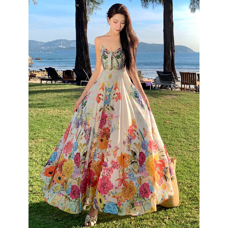 2026新款三亚海边拍照好看的长裙子女夏彩色碎花朵吊带绑带高腰度