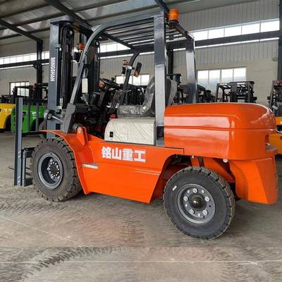 铭山重工内燃机吨叉车四轮实心胎自动挡三节门架升5米柴油