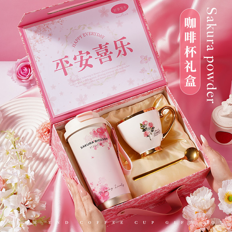 女生生日礼物轻奢高端送闺蜜姐妹冬季保暖围巾手套仪式感实用礼盒