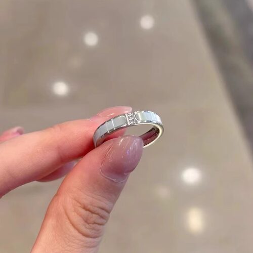 白贝母钛钢戒指女款不掉色