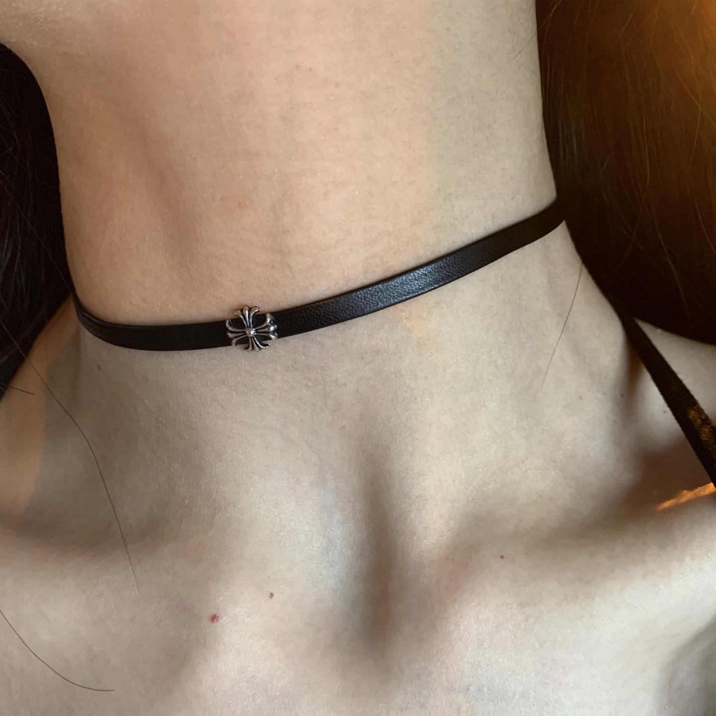 显脖子细的基础款软皮choker黑色