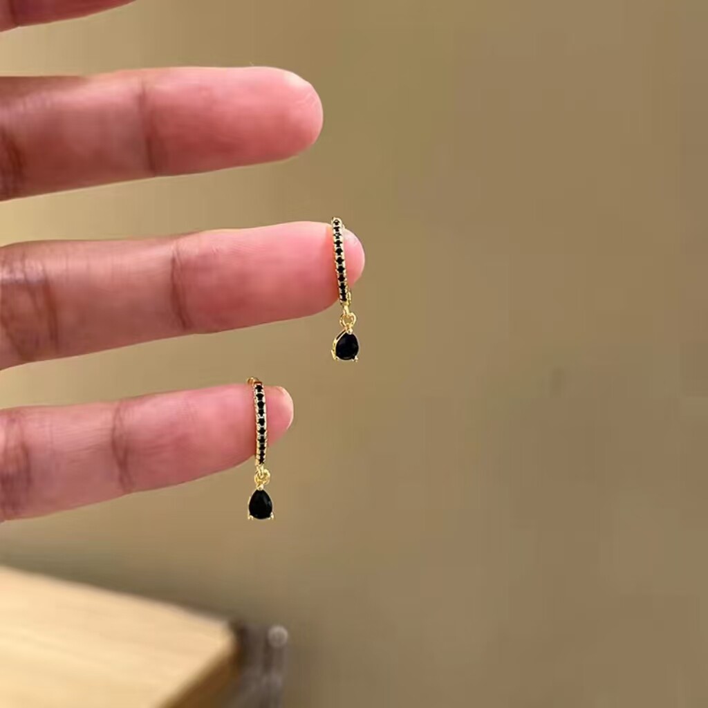 S925纯银黑金撞色锆石水滴耳扣女