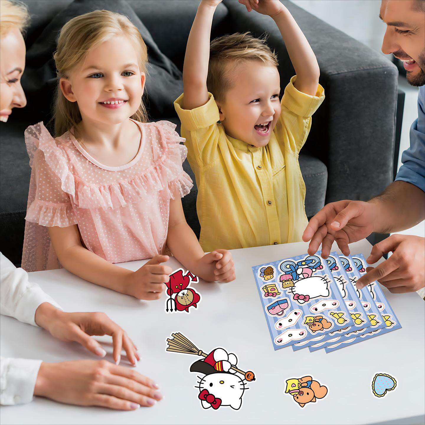 换脸贴纸卡通可爱热卖益智拼图贴三丽鸥儿童贴纸套装贴画装饰贴家庭聚会互动玩具潮流动漫游戏贴热卖贴创意