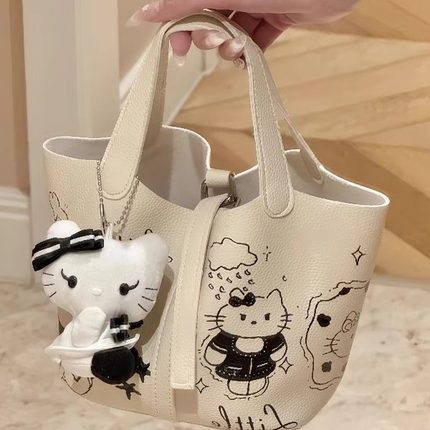 可爱HelloKitty涂鸦菜篮子包包水桶手提包卡通小众休闲单肩斜挎包