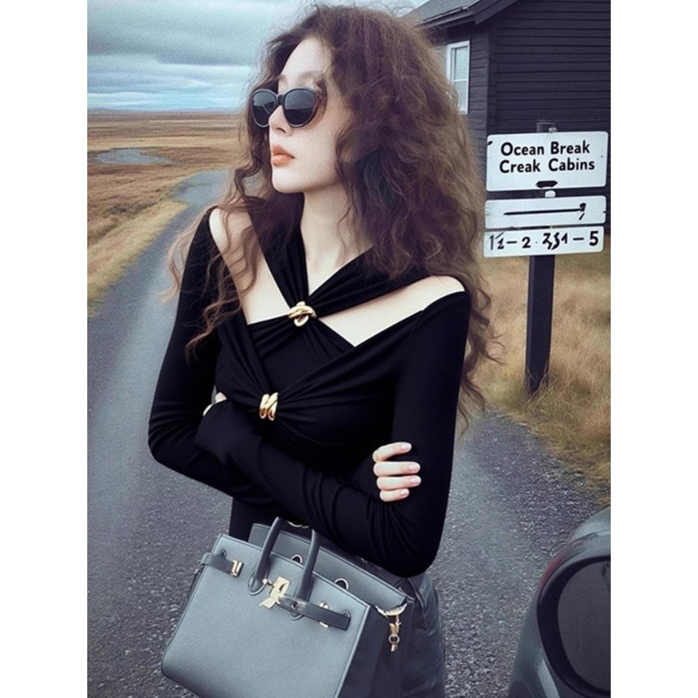 秋冬巨好看黑色镂空辣妹打底衫