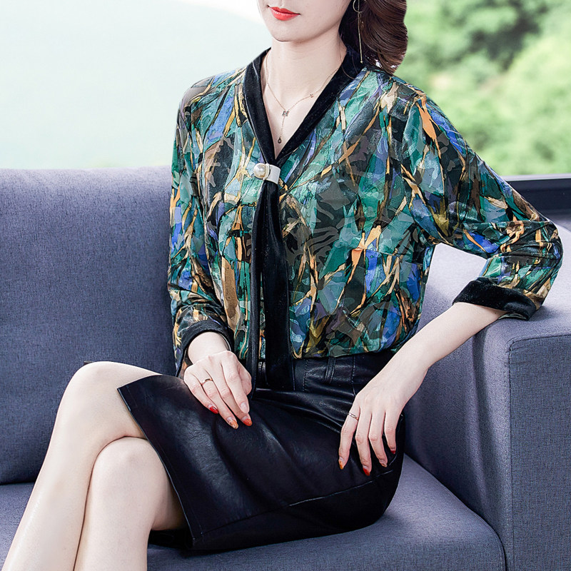 七分袖上衣女春秋装2020年新款中年妈妈宽松时尚洋气百搭短款小衫