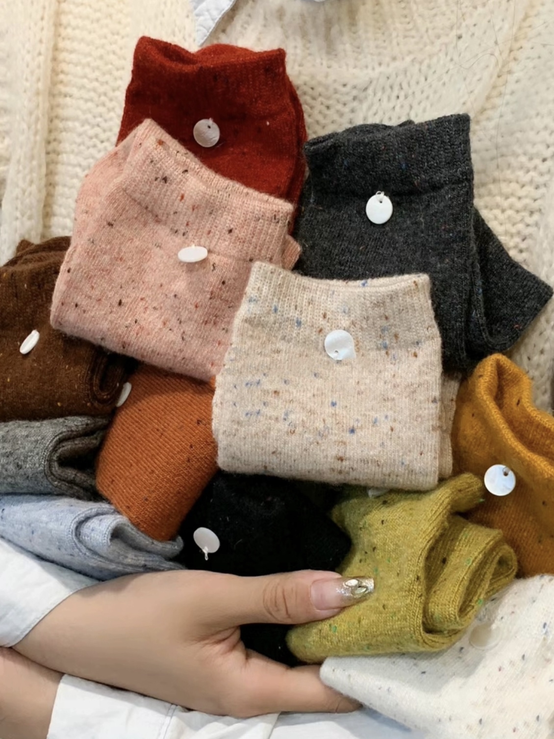 软软贝壳袜点子纱羊毛中筒袜