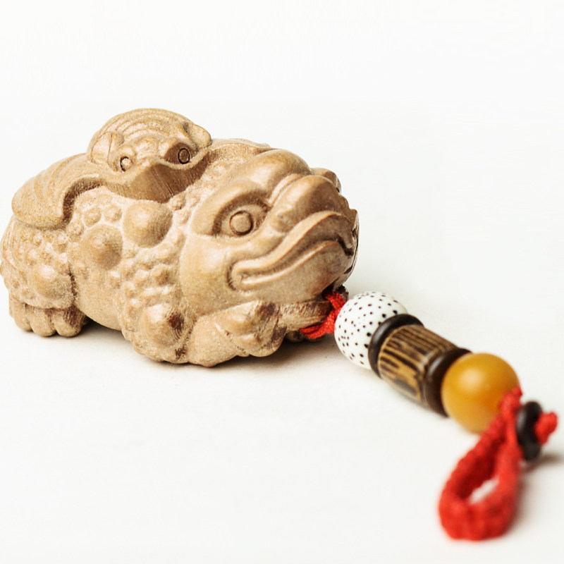 桃木雕刻金蟾蝙蝠挂饰手把件钥匙扣手握金蟾挂件蟾蜍立体精雕吊坠