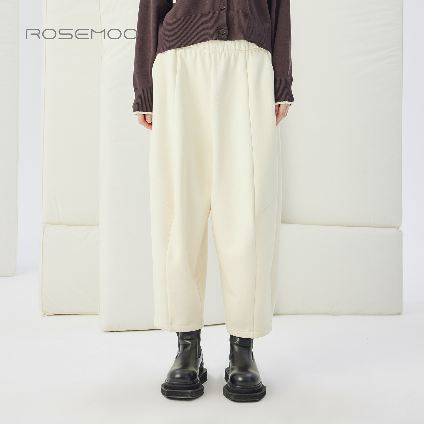 容子木ROSEMOO25冬商场同款微弹肌理加绒宽松弧形长裤RSS4KC323C