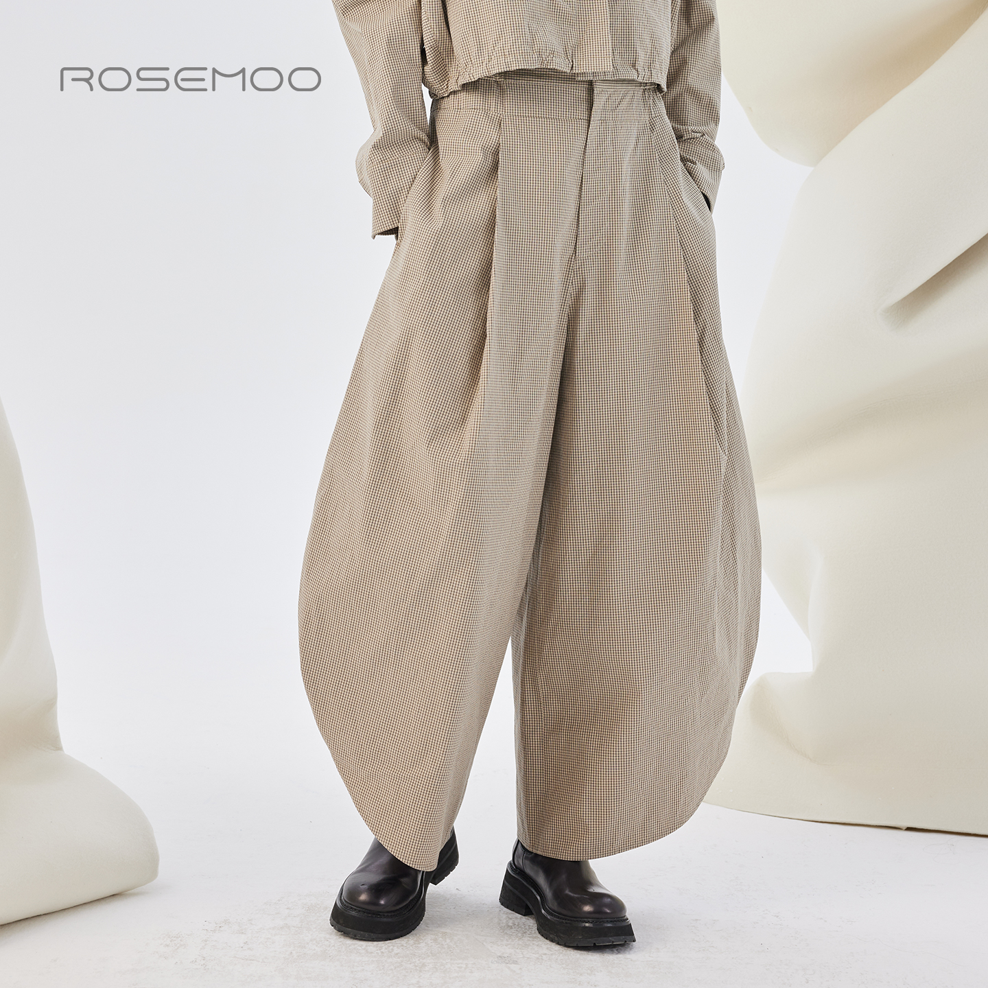 容子木ROSEMOO25年秋季新棉感挺阔质感略夸张宽松长裤RSS3KC322C