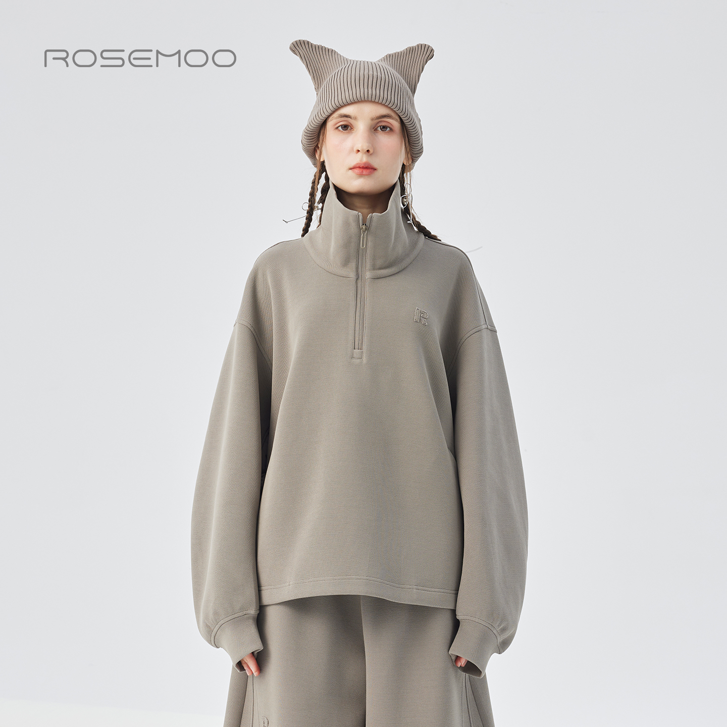 容子木ROSEMOO25冬商场同款棉感肌理后背拼接款卫衣RSS4TC259B