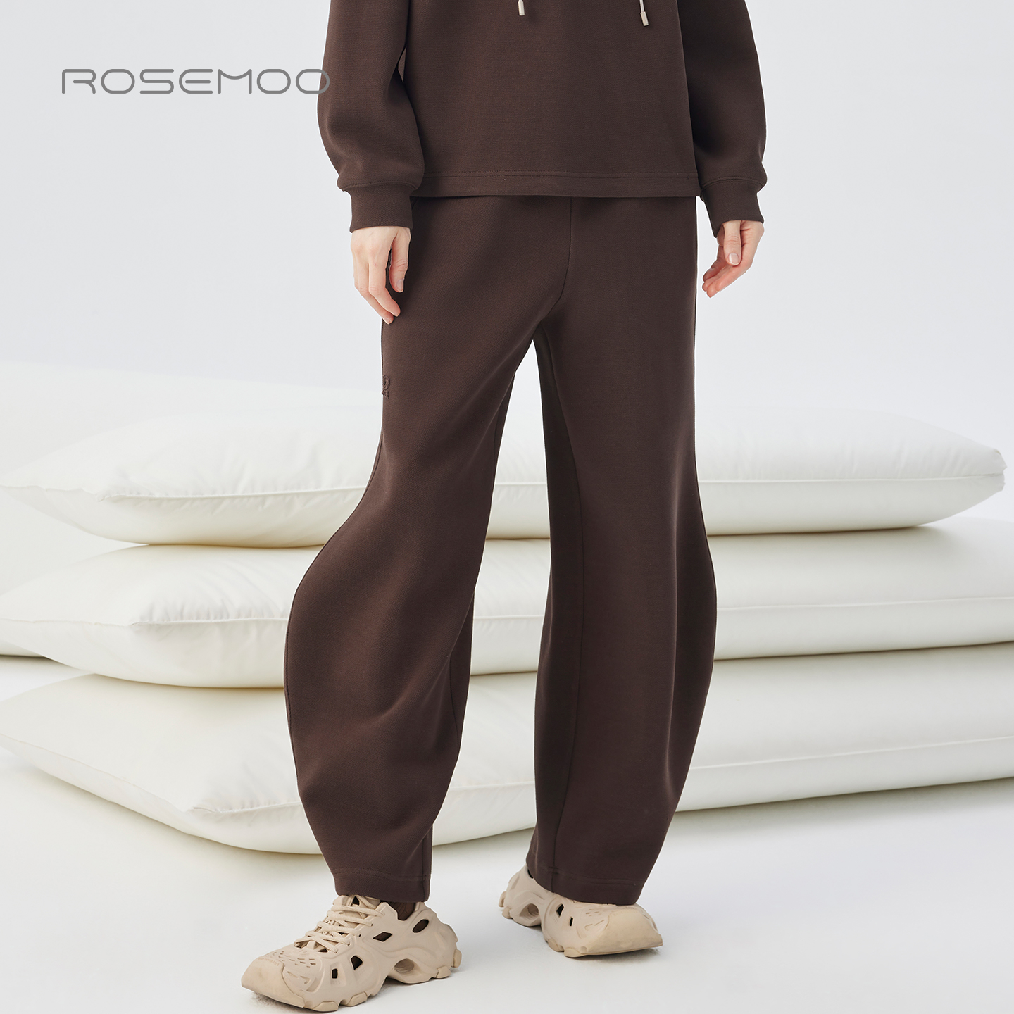 容子木ROSEMOO25冬【商场同款】肌理感弧度阔型长裤RSS4KC264B