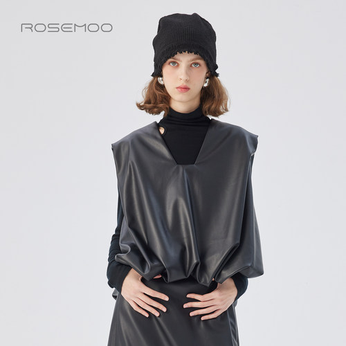 容子木ROSEMOO2026秋商场同款环保皮V领底部松紧马甲RWM3AP027T