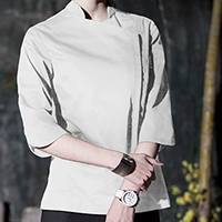 Белая женщина