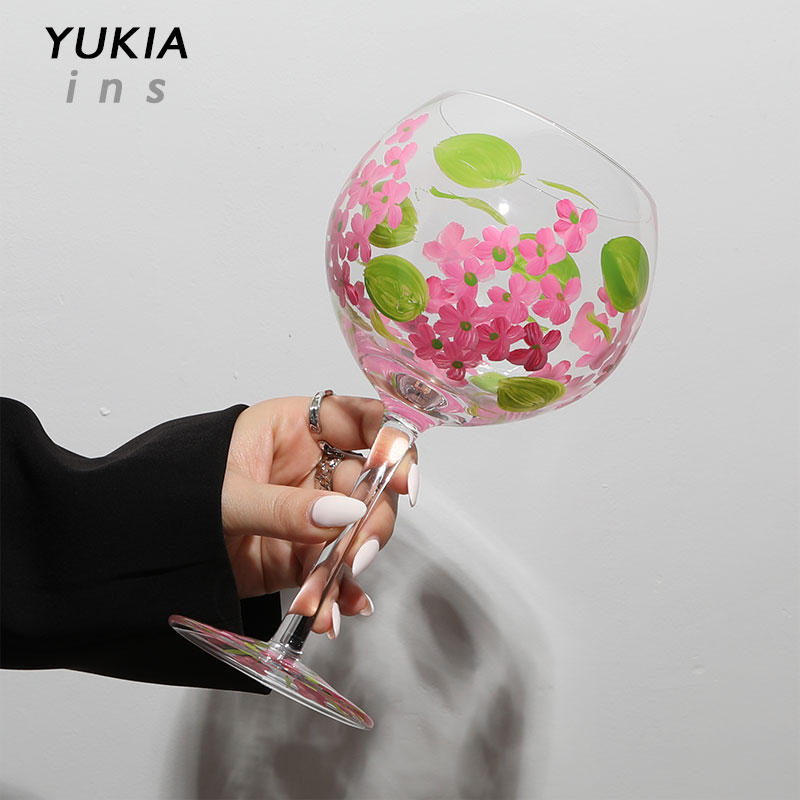 清平调里风情难穷手作水晶玻璃杯