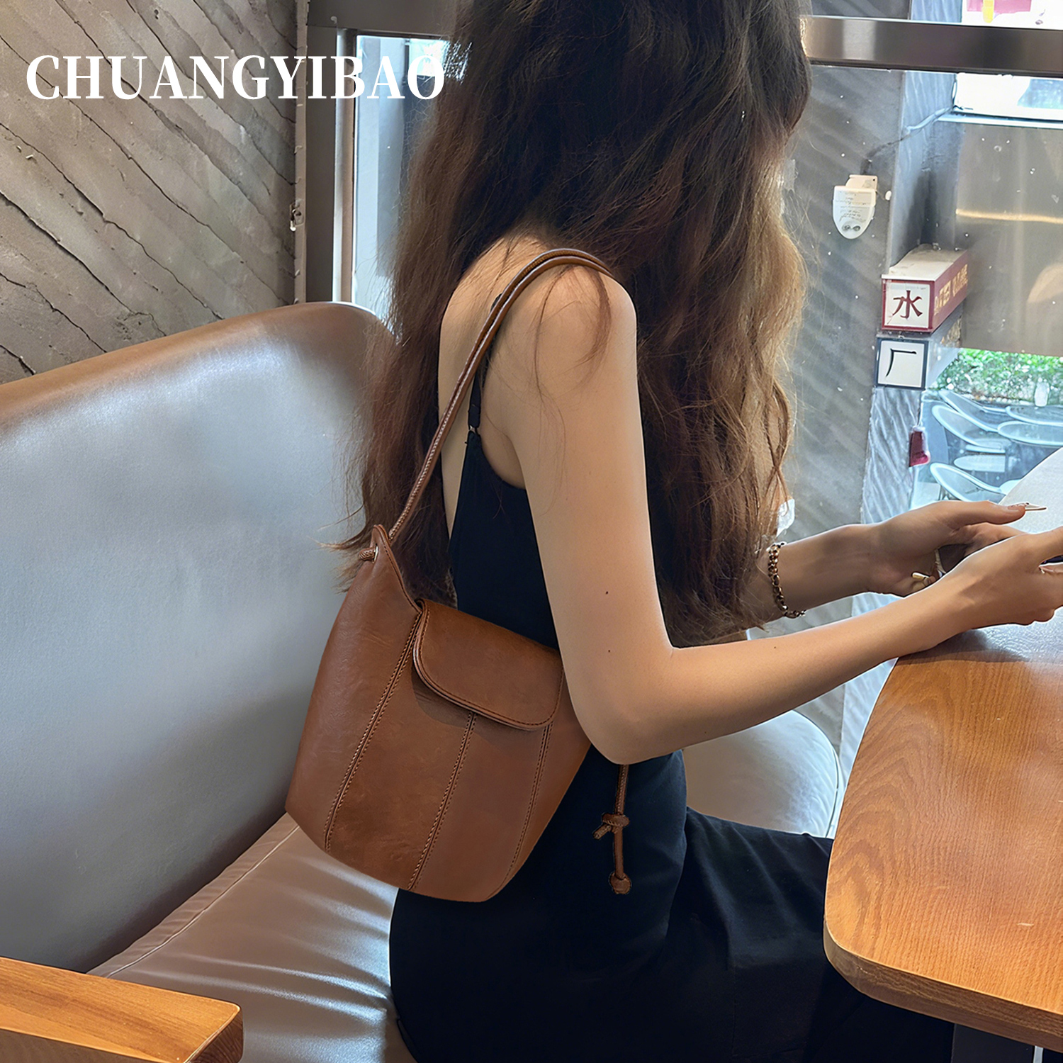 【品牌直营】小众通勤斜挎腋下包