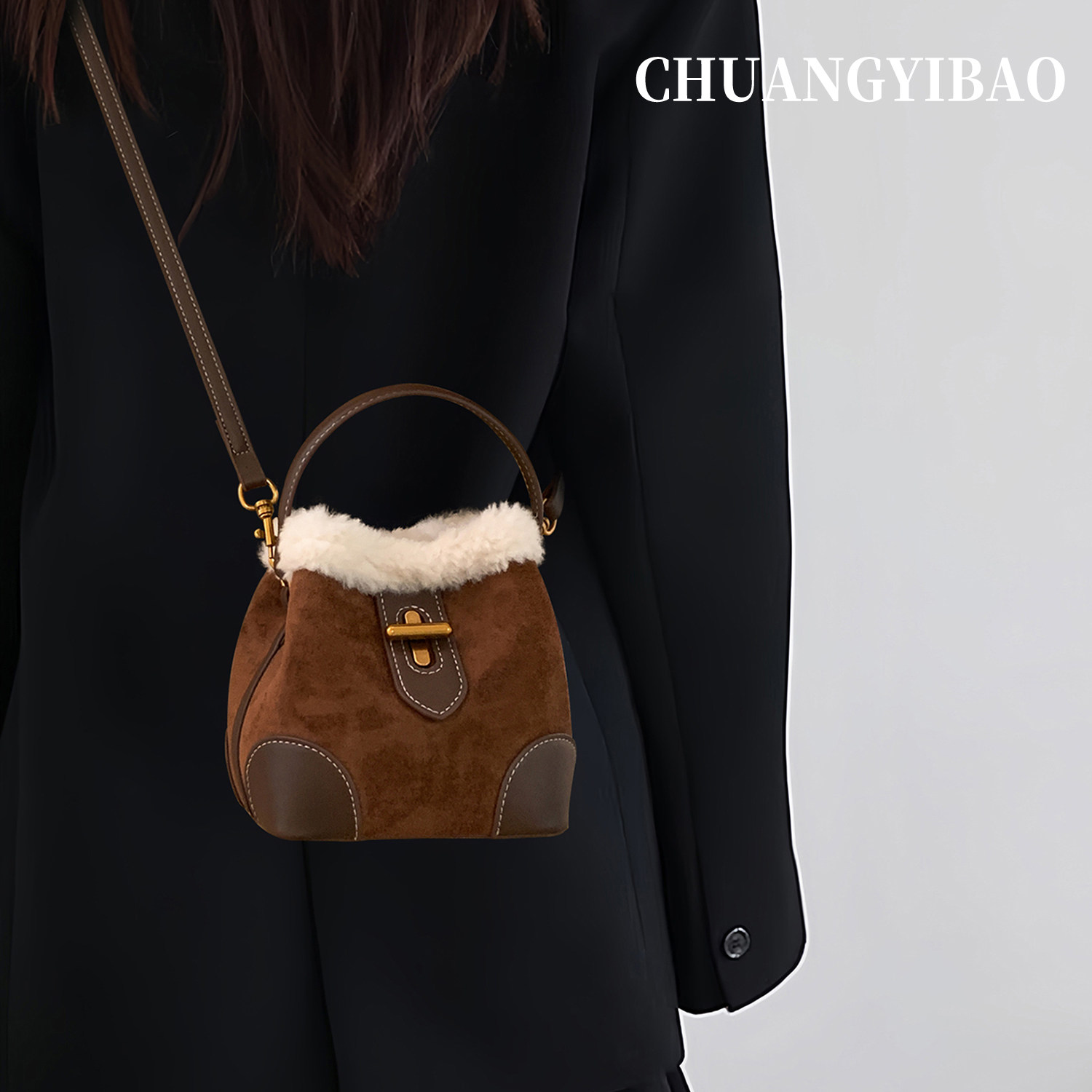 秋冬超火手提羊羔毛绒水桶包包女2025新款轻奢小众高级感斜挎小包,箱包皮具/热销女包/男包,水桶包,淘宝优惠券,粉丝福利购,淘宝优惠卷