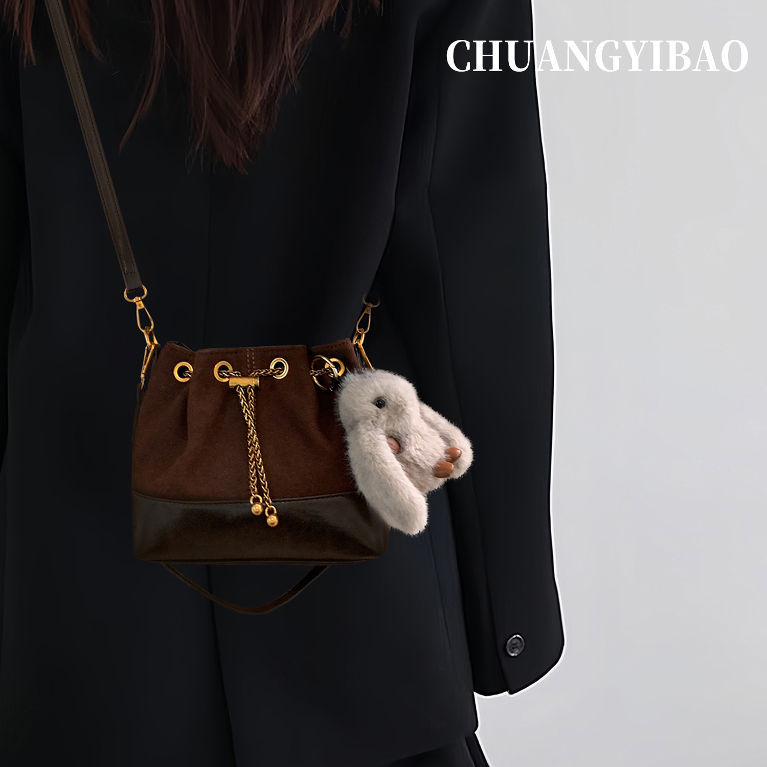 【品牌直营】超火麂皮通勤水桶包