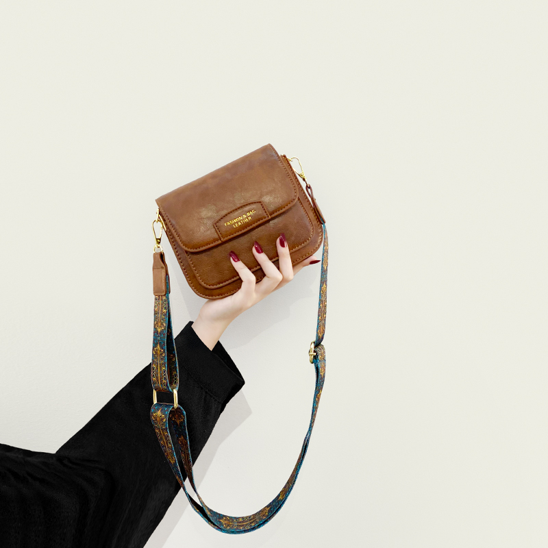 【品牌直营】复古宽带小方包