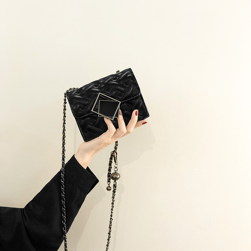 高级感小包包女包2023新款时尚菱格链条单肩P斜挎包夏季复古小方