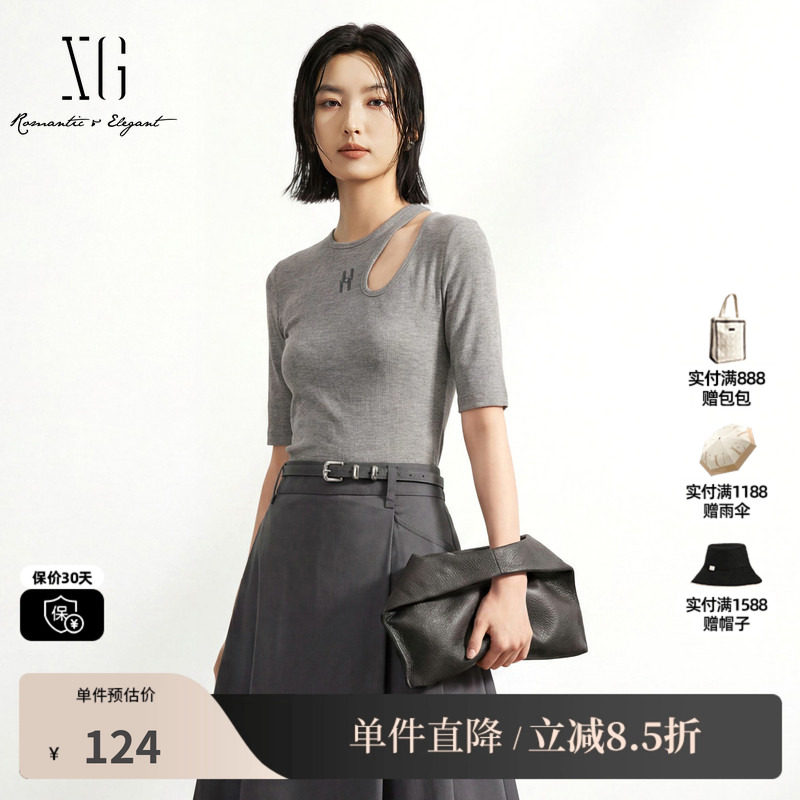 XG/雪歌XK301690A884灰色字母五分袖短袖T恤修身挖肩镂空内搭女装