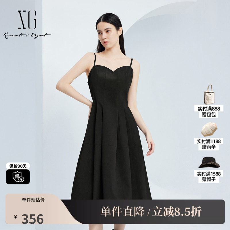 XG雪歌XJ304022A490无袖吊带连衣裙时尚秋季新款黑色百褶中长裙女