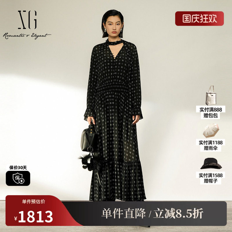 XG/雪歌XL404005B294黑色桑蚕丝满印V领飘带长款连衣裙鱼尾长裙女