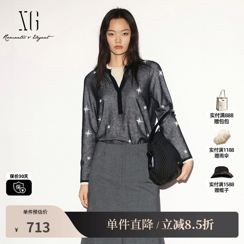 XG/雪歌 XL311018B290黑白星星棉感假两件长袖针织衫直筒套头女装