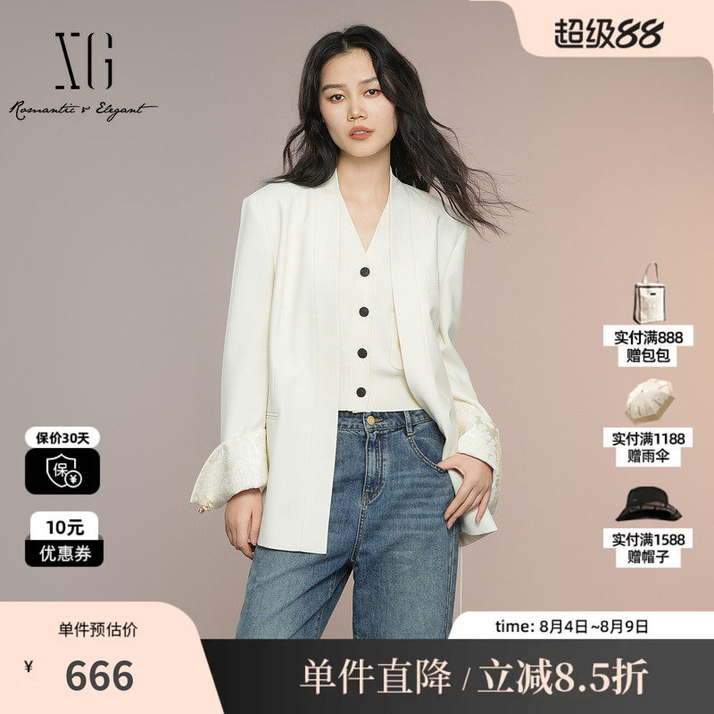 XG/雪歌XK307003A391 米白色羊毛混纺休闲西装垫肩系带长袖外套女