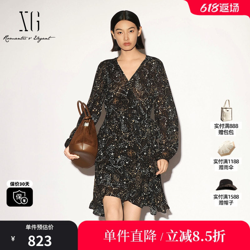 XG/雪歌XL304010B396花版星空印花V领高腰长袖连衣裙通勤中裙女装