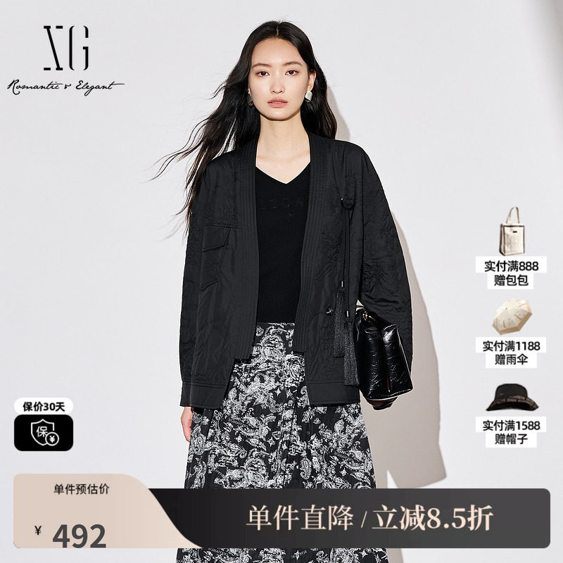 XG/雪歌XK307034A990黑色V领新中式盘扣宽松直筒一手长休闲外套女