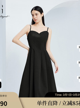 XG雪歌XJ304022A490无袖吊带连衣裙时尚秋季新款黑色百褶中长裙女