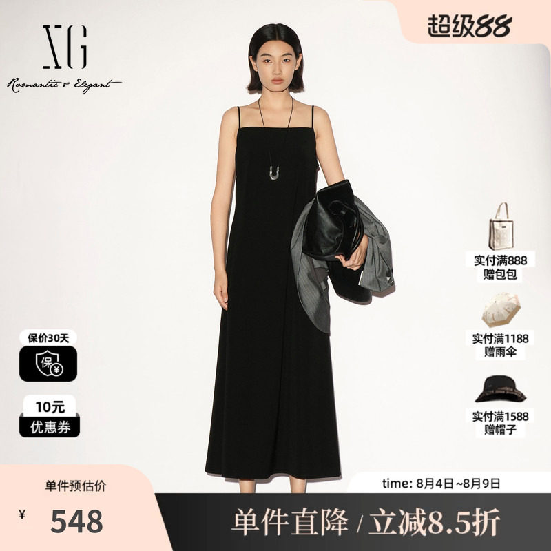 XG/雪歌 XL304015A190黑色吊带连衣裙方领气质高级感直筒长裙女装