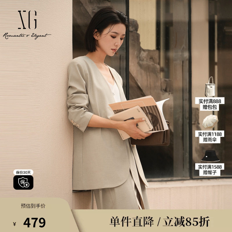 XG/雪歌XK307033A973 卡其无领中长款休闲西装直筒长袖通勤外套女