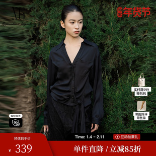 XG/雪歌XL121020A490醋酸翻领绑带衬衫黑色V领长袖收腰短上衣女装