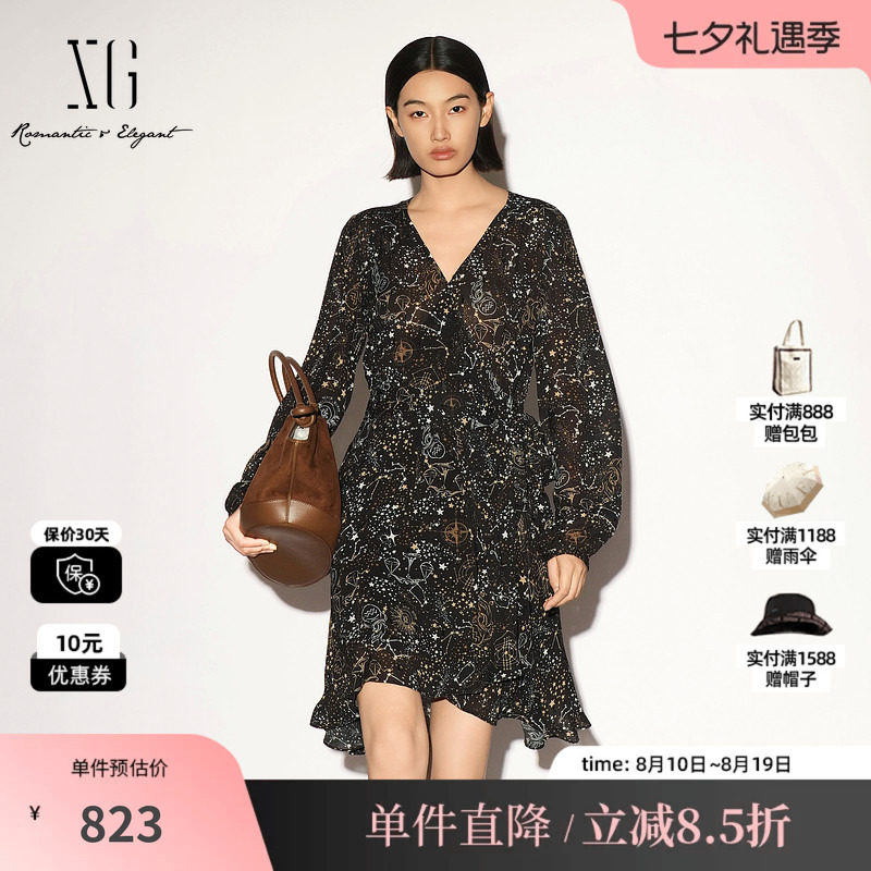 XG/雪歌XL304010B396花版星空印花V领高腰长袖连衣裙通勤中裙女装