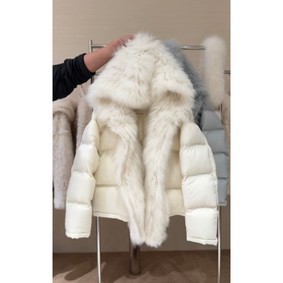 白色翻边爆款保暖加厚大毛绒领羽绒服女冬季2025新款疗愈绒感外套