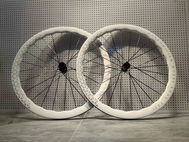 卡本仙700C公路碟刹波浪碳轮组