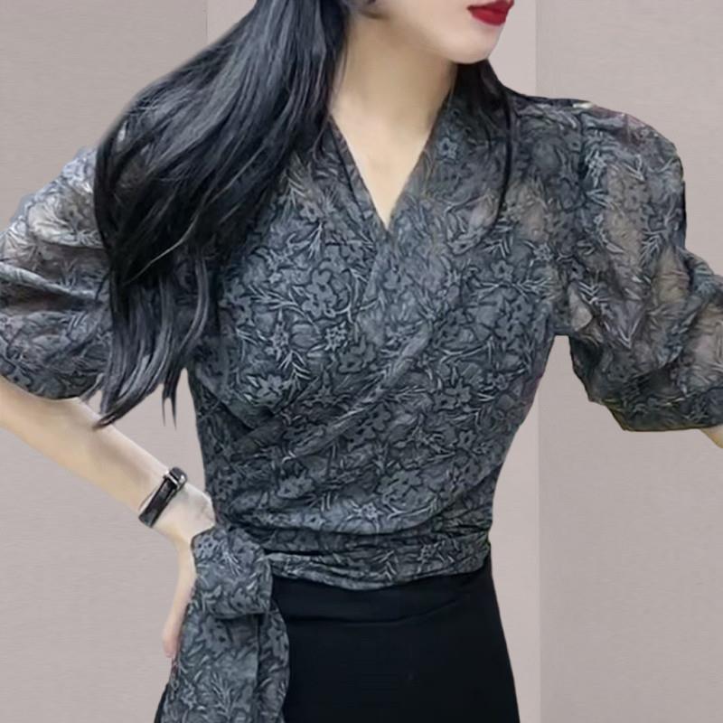 RIERA高级感法式蕾丝短袖上衣女2025夏季新款设计感V领泡泡袖系