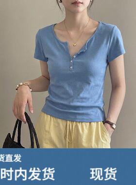 设计感钮扣半开亨利领短袖上衣女夏季新款修身显瘦百搭V领正肩T恤