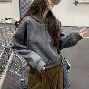 灰色短款连帽卫衣女款秋冬新款韩版慵懒风加绒加厚小个子套头上衣