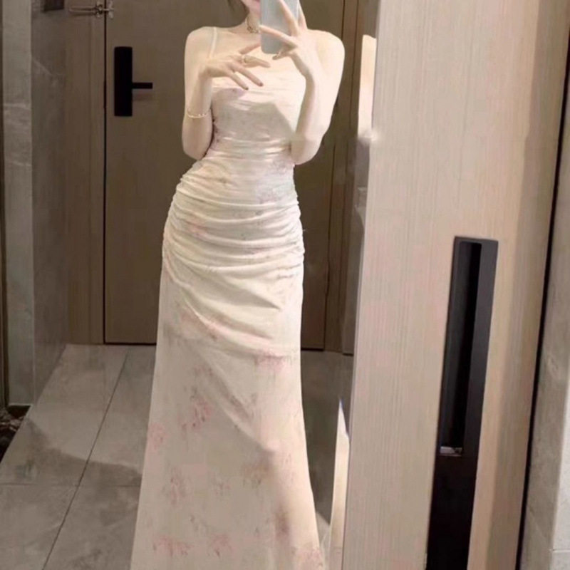 碎花吊带连衣裙女纯欲修身