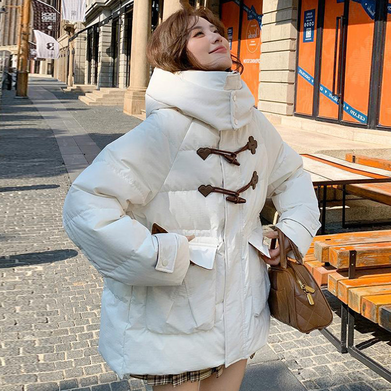 小个子白鸭绒牛角扣孕妇羽绒服女