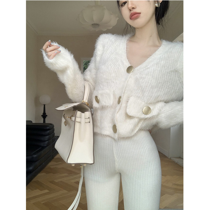 KOREAN WARM AND GLUTINOUS MINK FLEECE SWEATER JACKET WOMENS AUTUMN AND WINTER NICHE DESIGN SENSE V-NECK LONG-SLEEVED CROPPED TOP