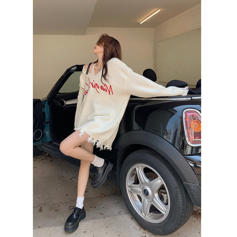 DESIGN: V-NECK LOOSE AND SOFT HALTERNECK VEST SWEATER 2022 AUTUMN AND WINTER NEW LAZY FASHION LETTER TWO-PIECE SET